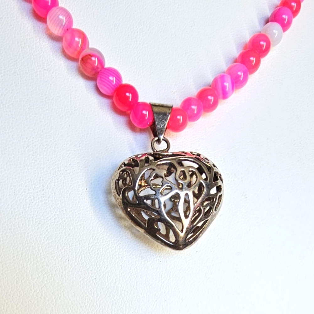 Vintage & Unique Handcrafted Beaded,Heart Pendant Necklace. - Picture 3 of 6